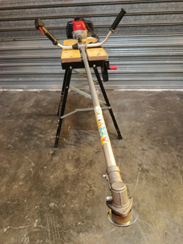 Desbrozadora como nueva solo instalar cuerda