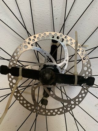 Llanta Mavic 29 con disco de freno