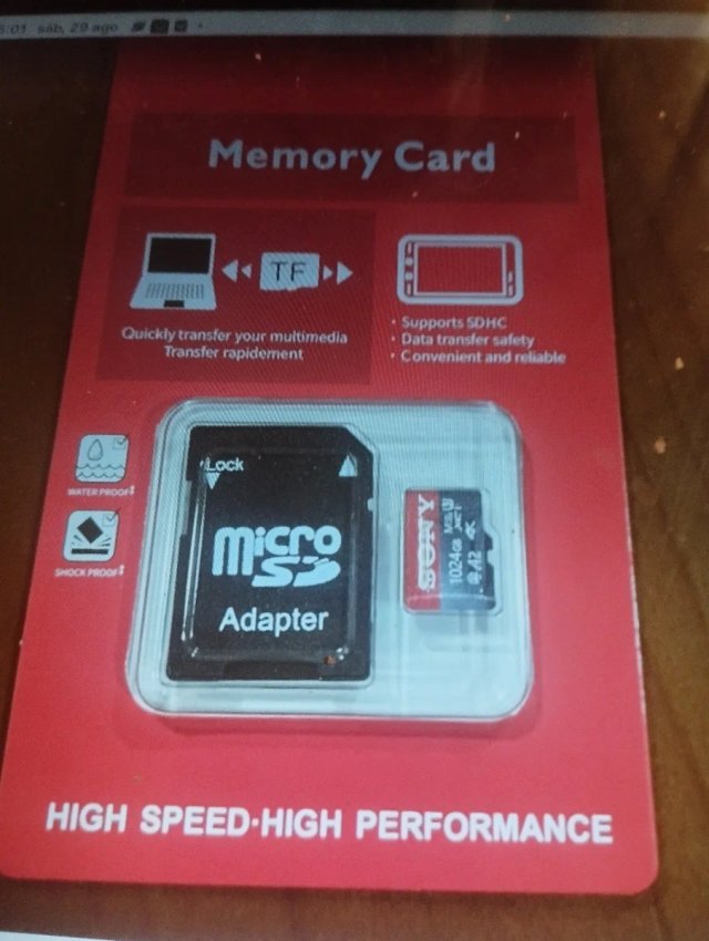 Carta MicroSD 1TB con adattatore SD