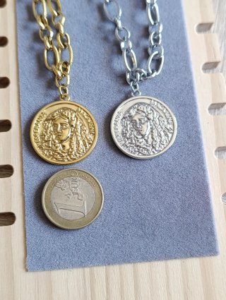 Collar de la Macarena