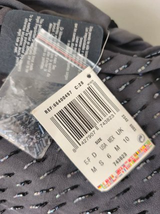 Vestido largo gris con aberturas