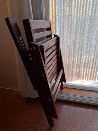Silla plegable de madera oscura Applaro con cojine