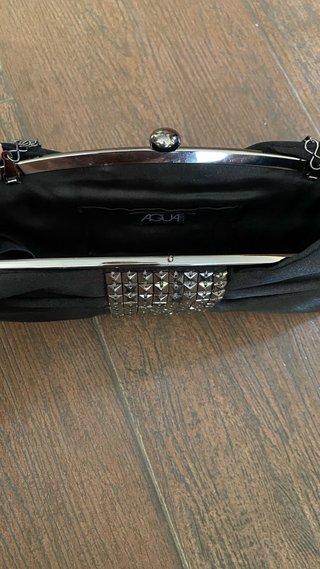 Bolso de mano fiesta negro con pedrería