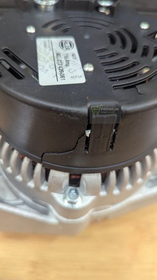 Alternador HELLA 8EL 012 426-061
