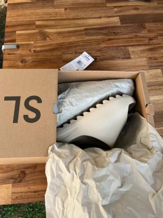 Adidas Yeezy Slide Beige Talla 43 Nuevas