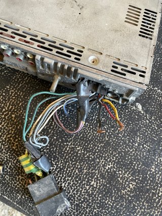 Radio Sony CDX-GT616U
