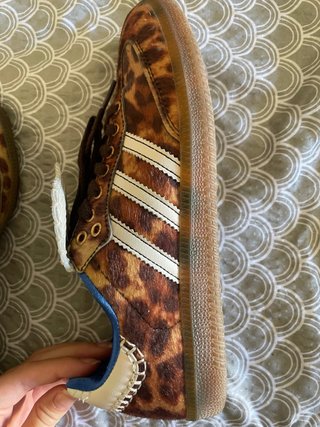 Adidas leopardo marrones
