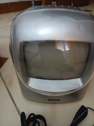 Televisor Euro Kalac Gris y Plateado