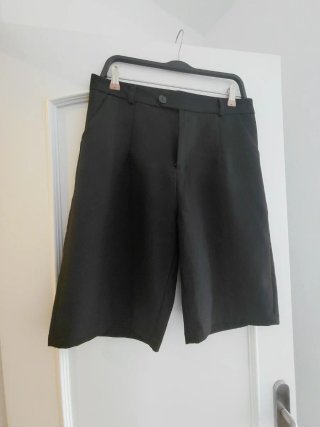 Bermudas negras