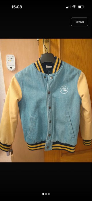 Chaqueta Beisbolera Quiksilver Azul y Amarillo.