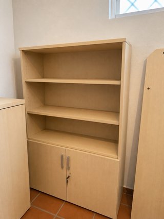Silla de oficina piel beige giratoria