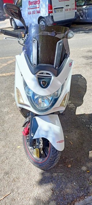 Kymco Xciting 500R blanca
