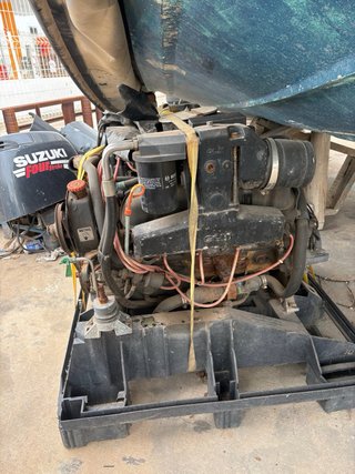 Motor V8 OMC para barco