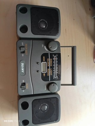 Radio despertador SUNNY AM/FM con altavoces