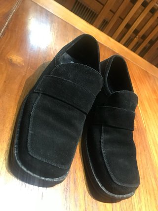 Zapatos Guess negros ante