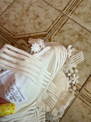 Top de encaje blanco floral