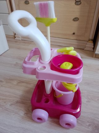 Carrito de limpieza de juguete desmontable.