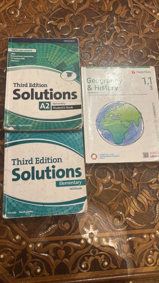 Libros 1ESO ingles e historia enrique nieto