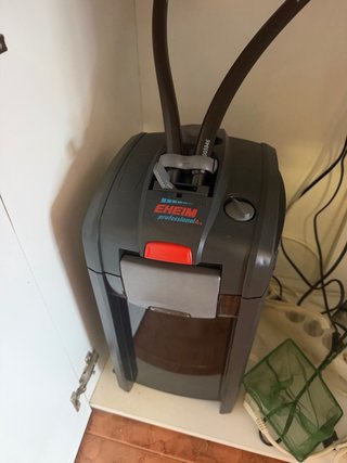 Acuario Eheim 240