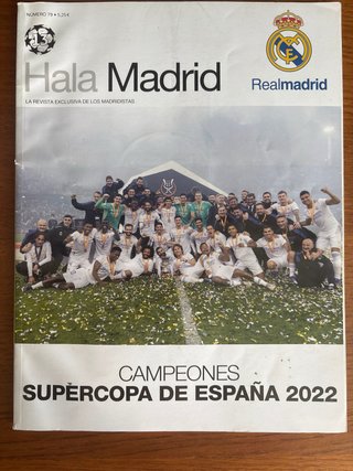 Cuatro revistas del Real Madrid
