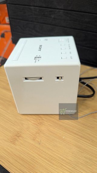 Sony ICF-C1 - Radio despertador con pantalla LED