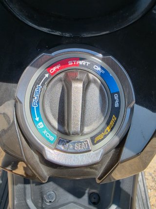 Kymco AK 550 2020 - 16.628 km - Baúl SHAD