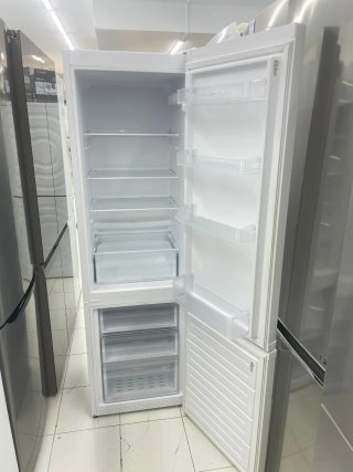Nevera Svan Estrecha Blanca
