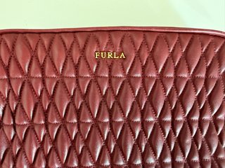 Bolso bandolera Furla granate