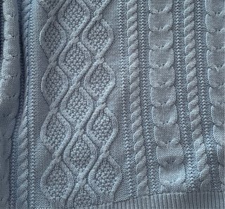 Jersey Stradivarius azul trenzado