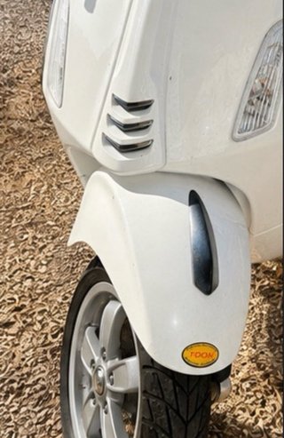Vespa Primavera 50cc Blanca y Roja