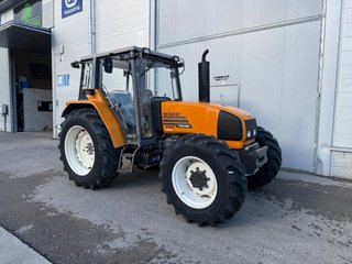 Tractor Renault ceres 330 año 2001 con 6500horas.