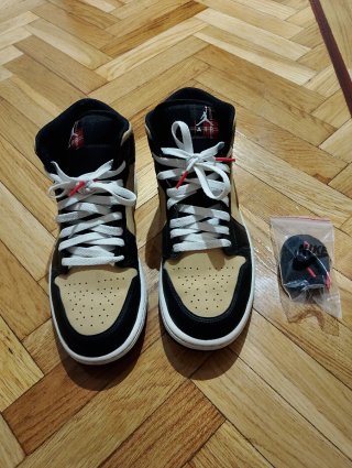 Nike Air Jordan 1 Mid SE Tartan Swoosh Talla 42,5