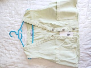 Chaleco vaquero verde Zara