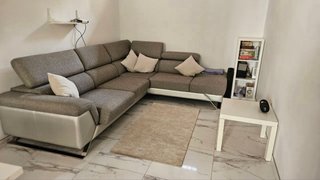 Alfombra beige de tela acrilica