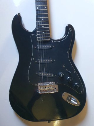 Guitarra Eléctrica Kum Han