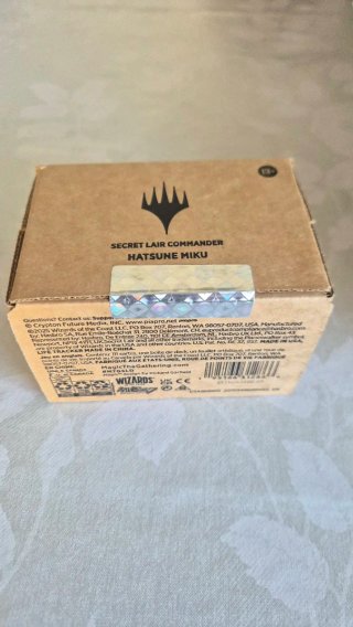 Secret Lair Commander deck: Hatsune miku ilimited