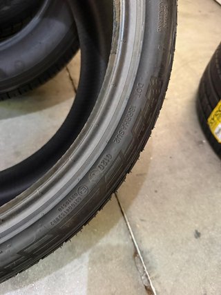 Neumático BERLIN TIRES UHP1 265 35ZR19 98Y