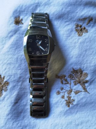 Reloj Lotus Negro y Plateado