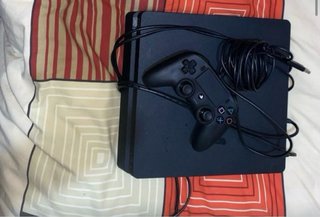 Consola PS4 Negra + Mando