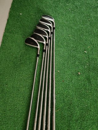 Conjunto de Hierros Cleveland Launcher XL
