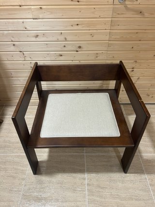 Sillón moderno beige y marrón