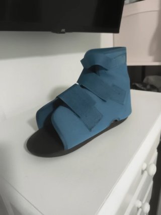 Zapato ortopédico abierto azul