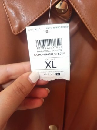 Vestito in similpelle marrone