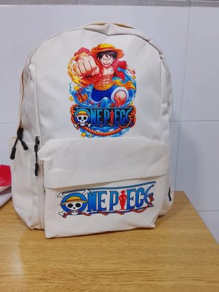 Mochila One Piece con etiqueta