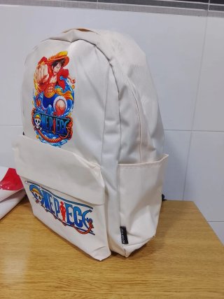 Mochila One Piece con etiqueta