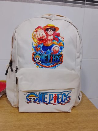 Mochila One Piece con etiqueta
