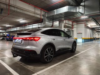 Audi Q4 45 etron Sportback Black line