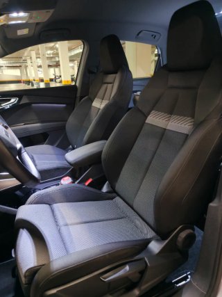 Audi Q4 45 etron Sportback Black line