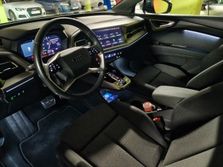 Audi Q4 45 etron Sportback Black line