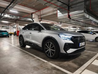 Audi Q4 45 etron Sportback Black line